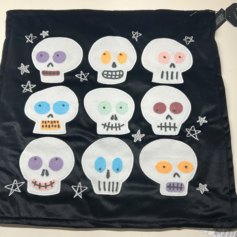 October Sky Halloween Skull Decorative Pillow - Nwt’s - Picture 6 of 13